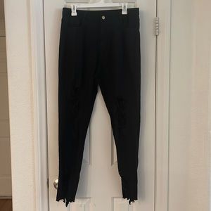 High Waisted, distressed jogging shoes in black